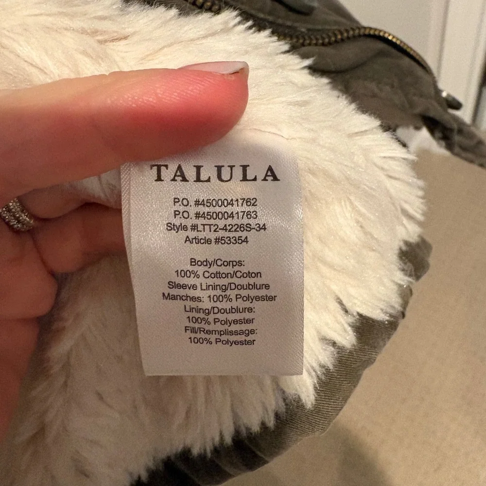 Talula Aritzia Trooper Jacket Womens Small Olive‎ Green Faux Fur Lined Parka